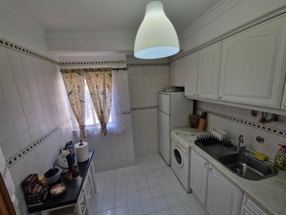 Charming Beachside Apartment- The Perfect Getaway! 알부페이라 외부 사진