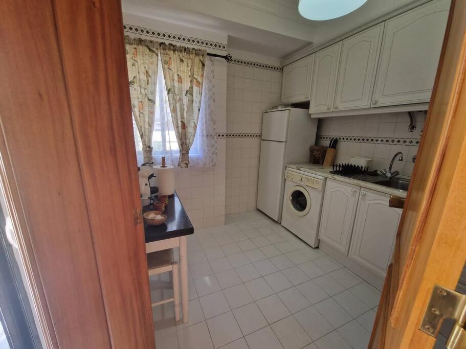 Charming Beachside Apartment- The Perfect Getaway! 알부페이라 외부 사진